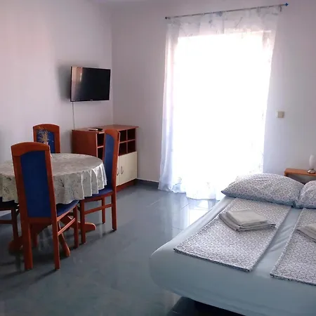 Sea View With Balcony شقة