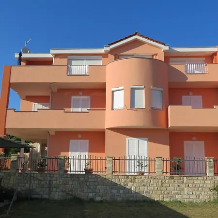 Sea View With Balcony شقة نين