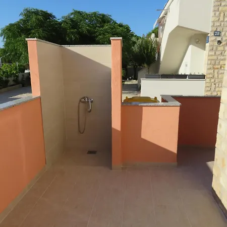 Sea View With Balcony شقة نين