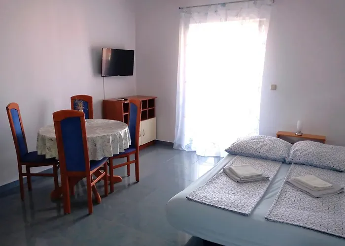 Sea View With Balcony شقة